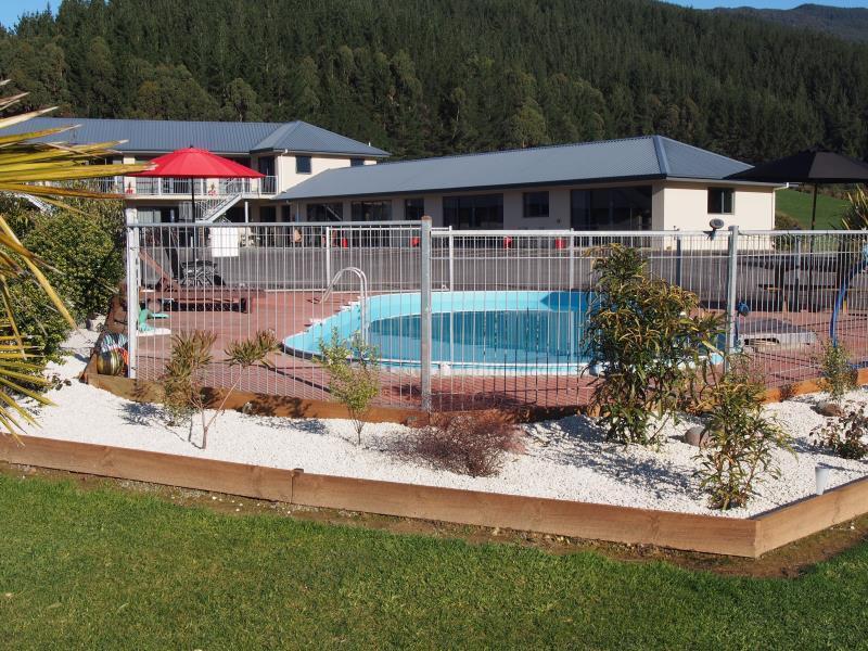 Linkwater Motel And Backpackers Dış mekan fotoğraf