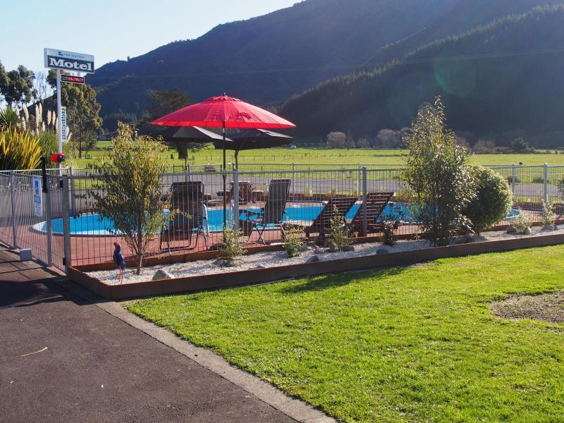 Linkwater Motel And Backpackers Dış mekan fotoğraf