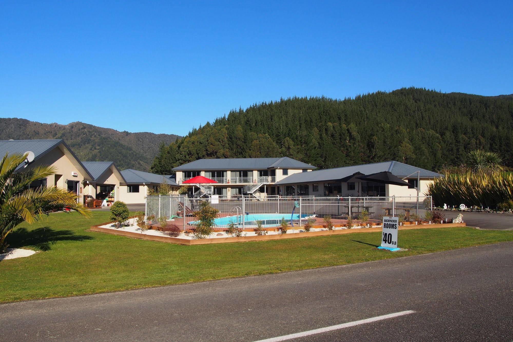 Linkwater Motel And Backpackers Dış mekan fotoğraf